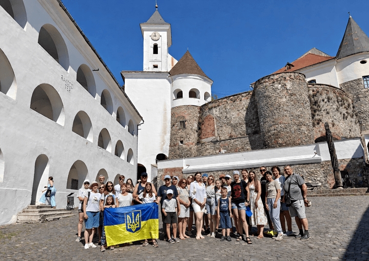 зображення дітей на відпочинку